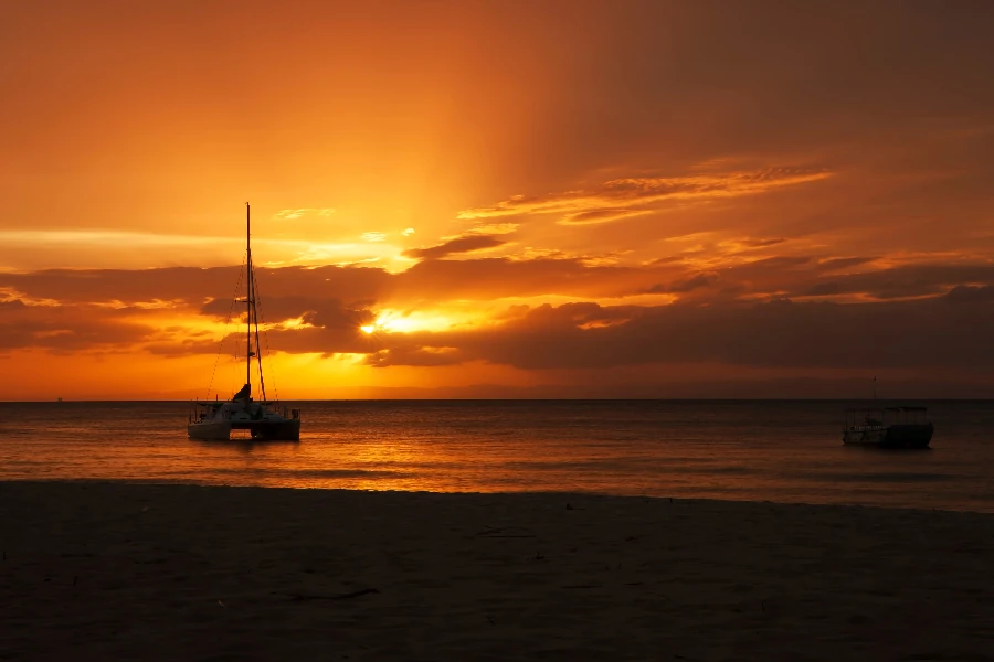 catamaran privatisé